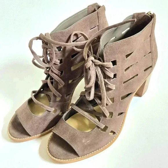Vince Camuto Tressa Leather Lace up Heels Sandals Taupe Grey Like new! Sz 9M - Picture 1 of 14
